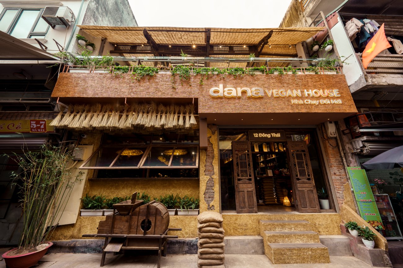 Dāna Vegan House – Hơn cả một nhà hàng chay